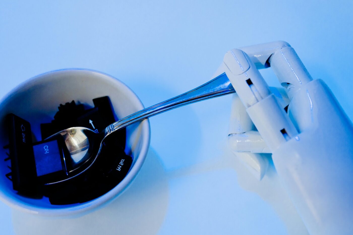 Domus Academy lanserar två nya masterprogram: Framtidens design och Design X AI 1